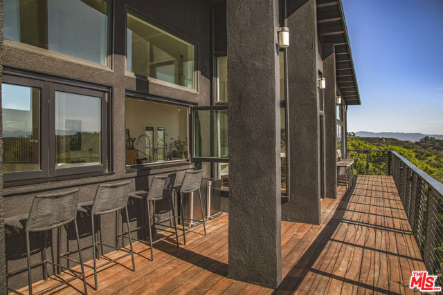 21960 Cereza Way, Topanga CA: https://media.crmls.org/mediaz/6378730e-e3c8-49c7-bfe5-eaba5b8d2299.jpg