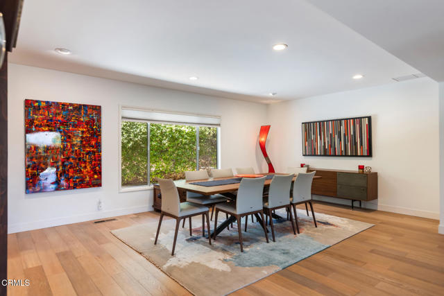 3608 Hampstead Road, La Canada Flintridge CA: https://media.crmls.org/mediaz/6378fae7-ee74-4749-a2a5-04ab2dd6f9ad.jpg