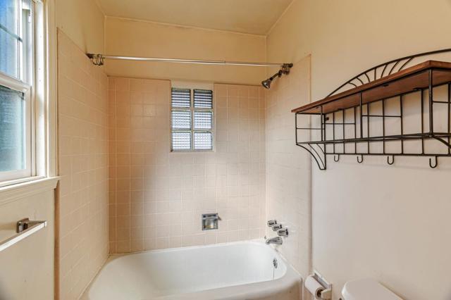 718 N 16th Street, San Jose CA: https://media.crmls.org/mediaz/6379c992-2e20-45ce-9bd1-ebe134791afe.jpg