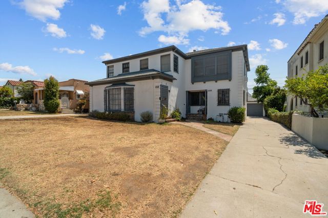 1558 1558 S Genesee Avenue, Los Angeles CA: https://media.crmls.org/mediaz/637a233d-d75c-44e0-9b89-d445ad9b7df3.jpg