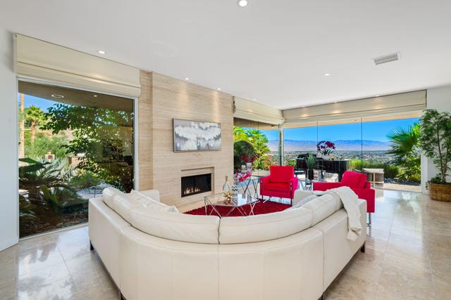 3295 Tiger Tail Lane, Palm Springs CA: https://media.crmls.org/mediaz/637a2682-3b4e-486c-91af-c239c22ac87c.jpg