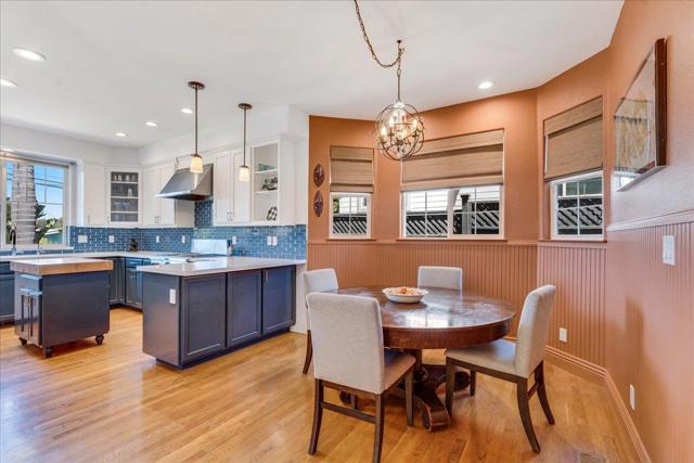 410 Monterey, Capitola CA: https://media.crmls.org/mediaz/637a390e-5759-4fb7-ac7d-e12485d9e714.jpg