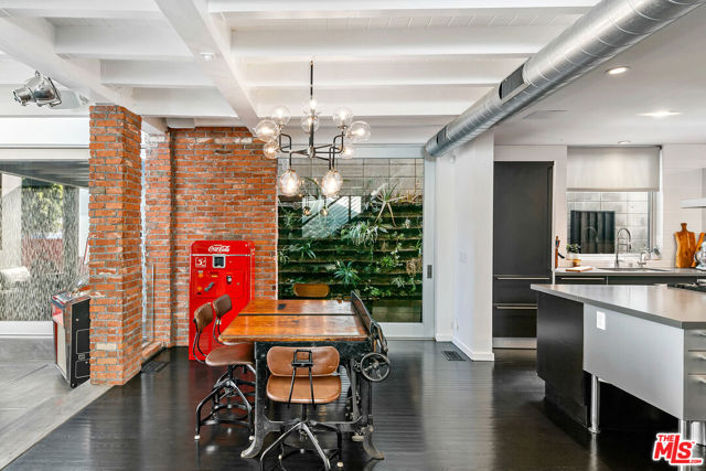 1430 Abbot Kinney Boulevard, Venice CA: https://media.crmls.org/mediaz/637a97a1-18ec-417f-80e8-9a519911dca5.jpg