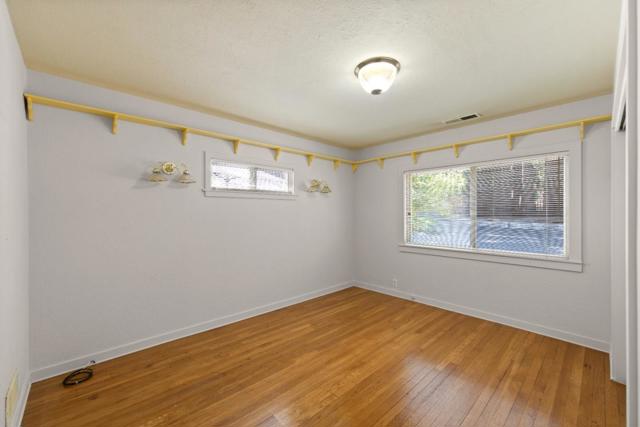 13395 W Park Avenue, Boulder Creek CA: https://media.crmls.org/mediaz/637be8ce-4a32-4b6e-a597-d202b2f139d1.jpg