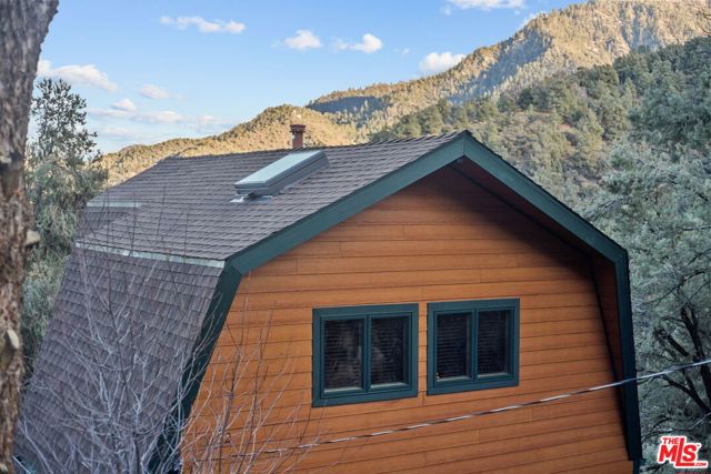 2222 Gimmewald Place, Pine Mountain Club CA: https://media.crmls.org/mediaz/637c29fa-5172-407c-b86c-95bd3ccb6810.jpg