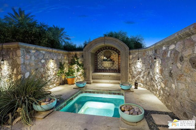 32 Clancy Lane, Rancho Mirage CA: https://media.crmls.org/mediaz/637cdf41-7610-44a9-937b-2e8c5ea78dbf.jpg
