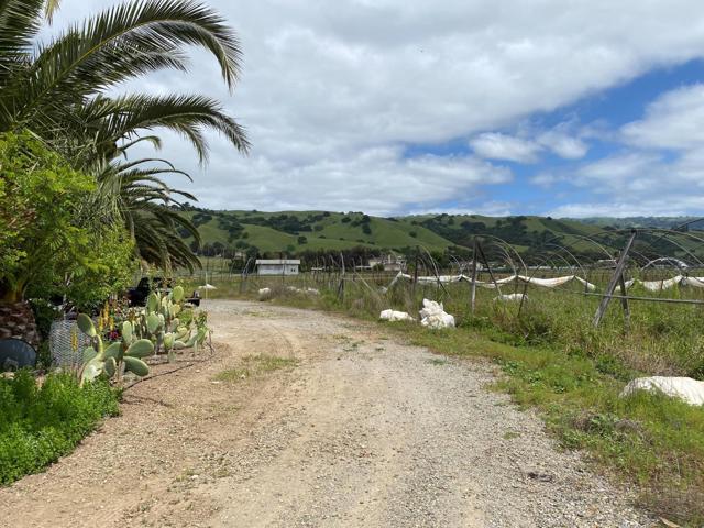 15860 Hill Road, Morgan Hill CA: https://media.crmls.org/mediaz/637d1305-1938-4874-97ec-4bf980cd7195.jpg