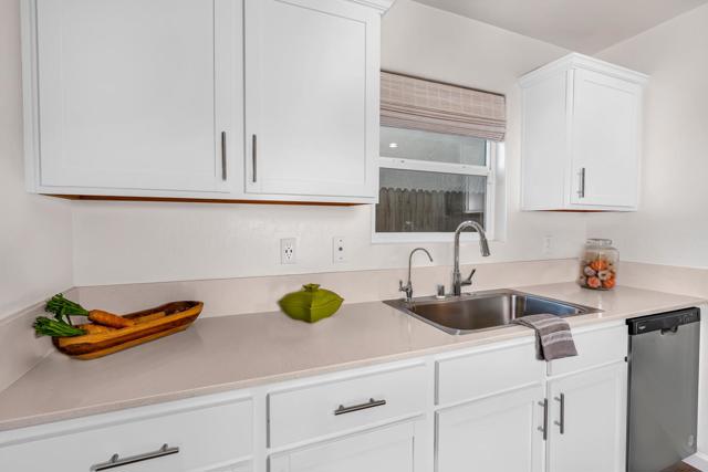 408 RICE Way, Los Banos CA: https://media.crmls.org/mediaz/637d32df-2aab-4966-8358-b1ee6470aae2.jpg