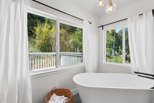 532 Moonrise Lane, Aptos CA: https://media.crmls.org/mediaz/637d3f28-5a04-4676-b890-bc82c095c4ec.jpg