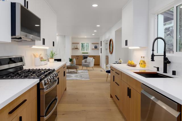 1984 Brooktree Way, Pleasanton CA: https://media.crmls.org/mediaz/637d6de9-fbe0-462f-bd2e-3a13356d9c70.jpg