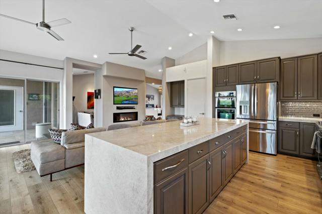 73112 Bel Air, Palm Desert CA: https://media.crmls.org/mediaz/637dd295-b4da-4e0c-8d41-f1806cfa4d85.jpg