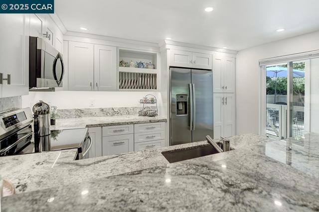 2017 Oakmont Way, Walnut Creek CA: https://media.crmls.org/mediaz/637ea499-aea3-4518-8e96-2db4b12ef0b5.jpg