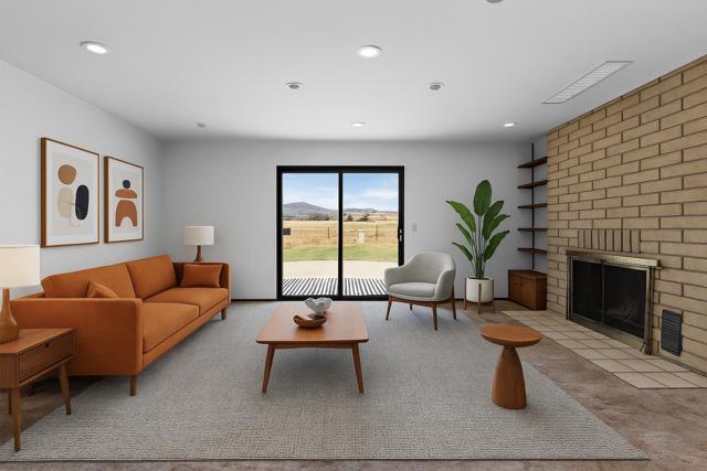307 Mansfield Road, Hollister CA: https://media.crmls.org/mediaz/637ee3a8-108c-4524-8c56-b49679ba485c.jpg