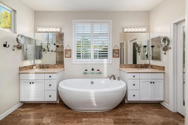 Detail Gallery Image 22 of 45 For 3736 Donna Ct, Carlsbad,  CA 92008 - 5 Beds | 4 Baths