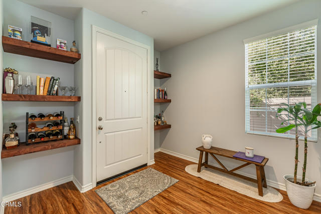 Detail Gallery Image 4 of 31 For 8228 Silver Cir, Ventura,  CA 93004 - 3 Beds | 2/1 Baths