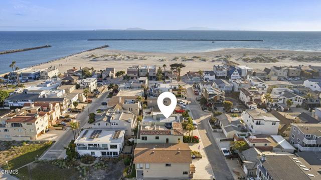 124 San Clemente Avenue, Oxnard CA: https://media.crmls.org/mediaz/638021b4-2710-4483-878b-26f480ff35d6.jpg