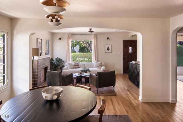 Detail Gallery Image 7 of 45 For 2917 Hillcrest Dr, Los Angeles,  CA 90016 - 4 Beds | 3 Baths