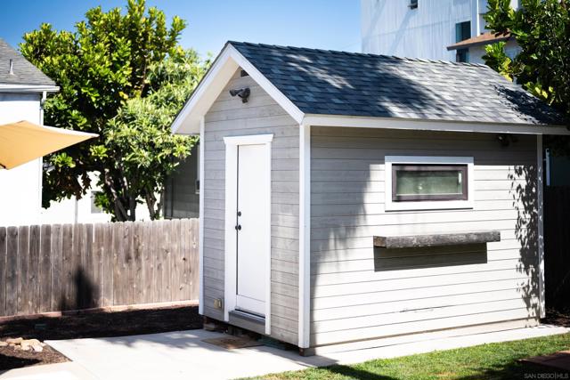 4218 Hamilton Street, San Diego CA: https://media.crmls.org/mediaz/63804f5f-91ef-4dc6-8942-a93757d5bafc.jpg