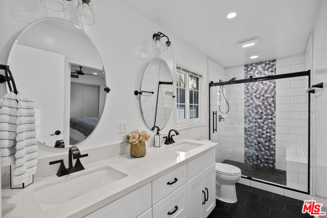 18352 Donmetz Street, Porter Ranch CA: https://media.crmls.org/mediaz/6380bb44-0e0b-4ad6-bdb6-744c02bca2c4.jpg