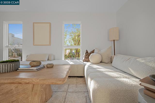 3742 Mt. Diablo Blvd, Lafayette CA: https://media.crmls.org/mediaz/6381684e-f210-4b3b-9ba2-dd6862e689ca.jpg