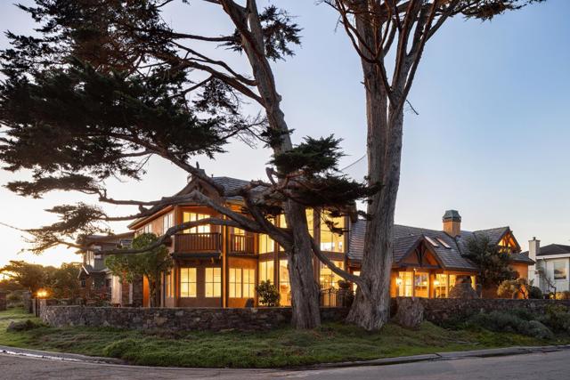 1273 Surf Avenue, Pacific Grove CA: https://media.crmls.org/mediaz/63817880-0dee-4850-a93e-cfc3622a748c.jpg