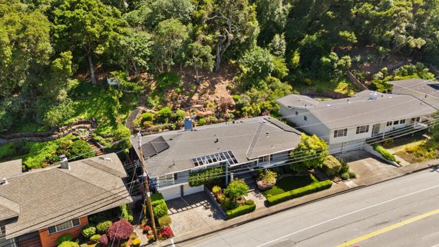 3155 Brittan Avenue, San Carlos CA: https://media.crmls.org/mediaz/6381a207-948b-430d-8799-3844920583d2.jpg