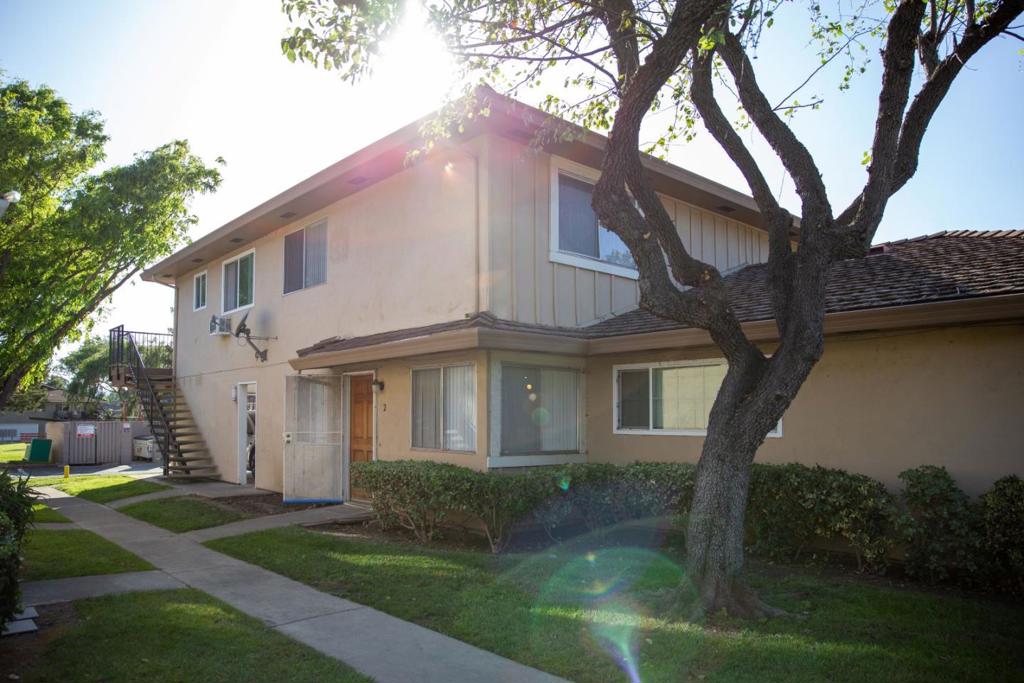 827 N Capitol Avenue #2