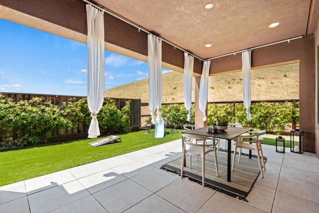 4190 Oak Knoll Drive, Dublin CA: https://media.crmls.org/mediaz/63825203-1072-416e-8f8d-9ebab434b089.jpg