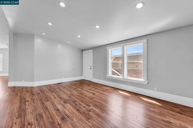 189 Suez Dr, Pacheco CA: https://media.crmls.org/mediaz/6382d083-55d0-48aa-887b-f121b09cd85e.jpg