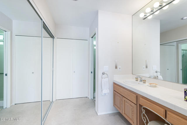 3804 Eddingham Avenue, Calabasas CA: https://media.crmls.org/mediaz/63840b04-26f0-4d35-97c8-c56f2b13a95f.jpg
