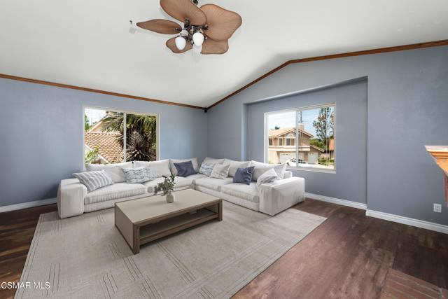 3961 Springtime Lane, Moorpark CA: https://media.crmls.org/mediaz/63842419-8b67-4546-b6e5-b979e0a54d29.jpg