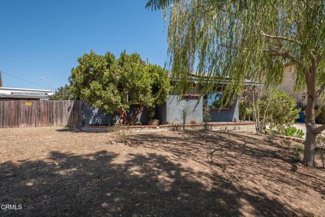 885 Riverside Street, Ventura CA: https://media.crmls.org/mediaz/63847d56-a7ac-48bb-89df-857cb0d0f135.jpg