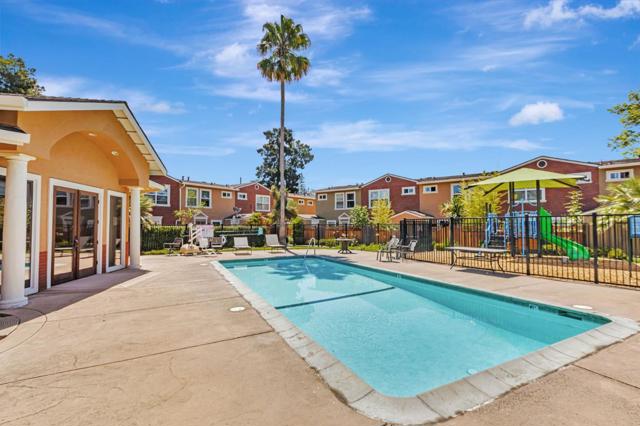 865 Carlisle Way, Sunnyvale CA: https://media.crmls.org/mediaz/6384e4d8-ebe1-4a30-9b9e-d6ce726eacd1.jpg