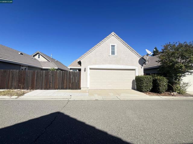 1870 Zurlo Way, Sacramento CA: https://media.crmls.org/mediaz/63851b52-5aed-491a-b04c-6b482aaa513c.jpg