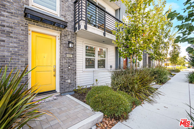 MLS: CL25599525 Condo For Sale