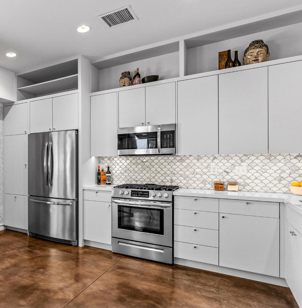 222 Breeze Loop