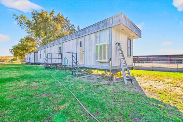 Image 42 of 49 For 20555 Mountain View Road