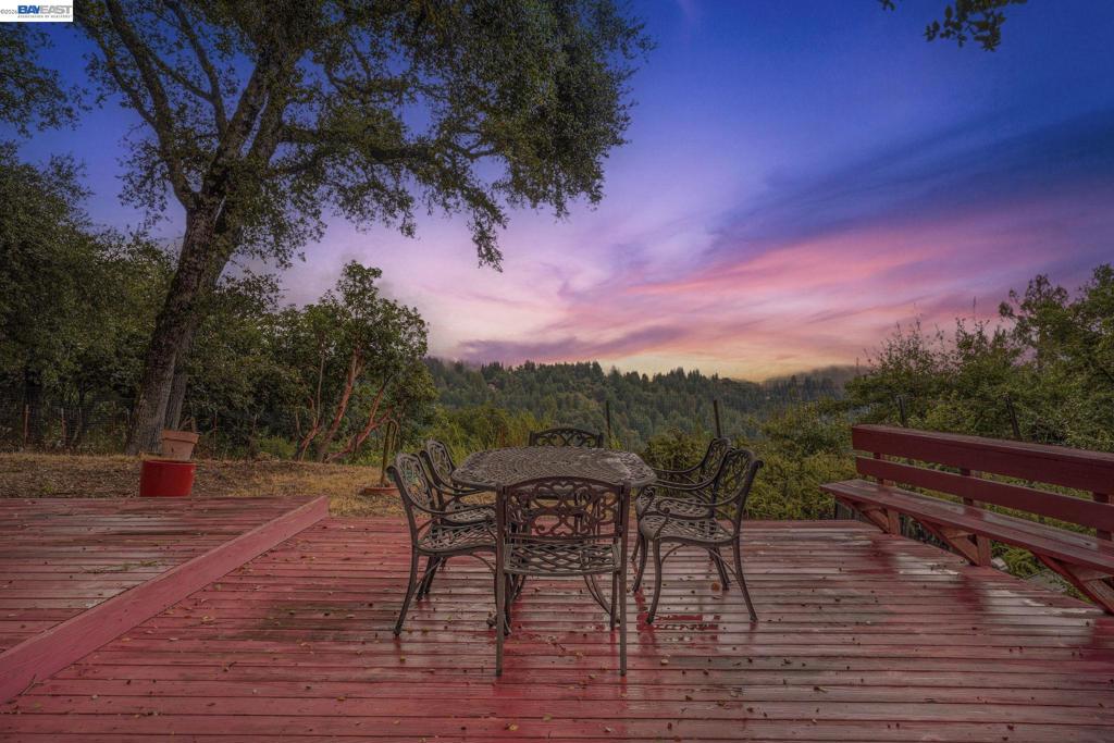 https://media.crmls.org/mediaz/63858ade-3f05-42b7-b88d-eb5cae5541ea.jpg?preset=X-Large