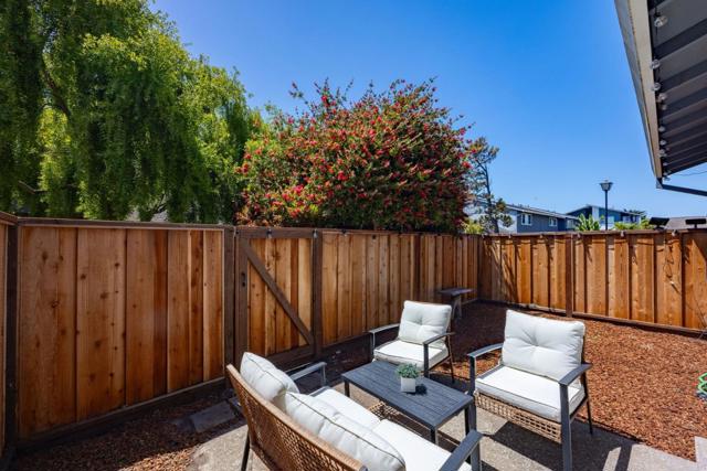 1026 Suzanne Court, Half Moon Bay CA: https://media.crmls.org/mediaz/63864b06-17fd-4312-b4a1-7b5072edf06a.jpg