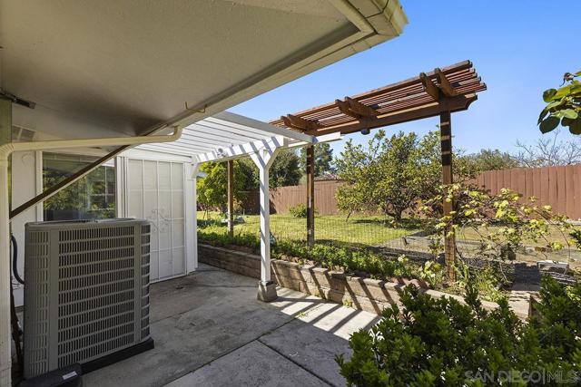 13430 Sagewood Drive, Poway CA: https://media.crmls.org/mediaz/638696c9-359b-4c77-948d-8ced8248d756.jpg
