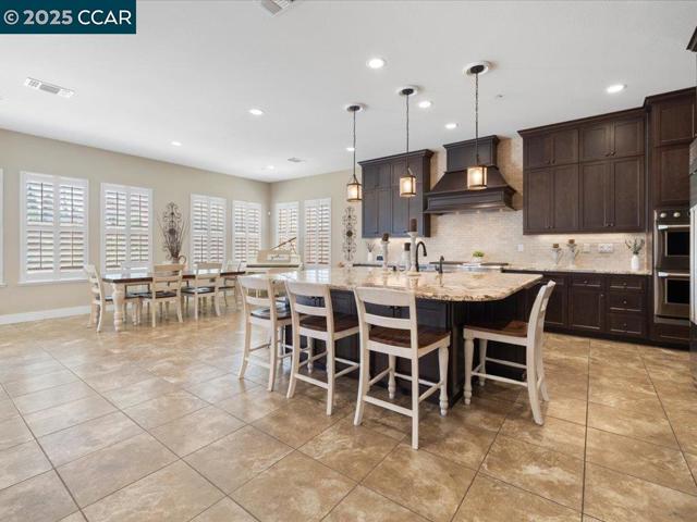 1927 Vintage Cir, Brentwood CA: https://media.crmls.org/mediaz/6386c7a8-ef04-421f-969c-0cd59cf4a865.jpg