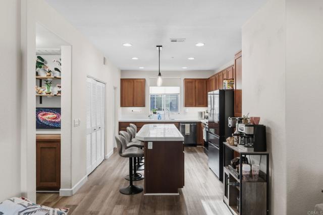 Detail Gallery Image 9 of 31 For 1603 Yellow Pine Pl, Chula Vista,  CA 91915 - 3 Beds | 3/1 Baths