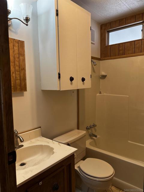 1212 H Street, Ramona CA: https://media.crmls.org/mediaz/63884801-3487-45e6-aec3-5a984a77f704.jpg