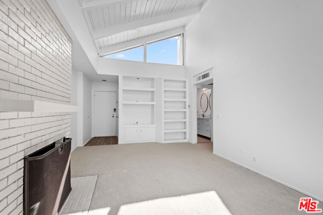 1340 S Beverly Glen Boulevard, Los Angeles CA: https://media.crmls.org/mediaz/63884e52-8af4-4012-b6ef-9dc1be4cce34.jpg