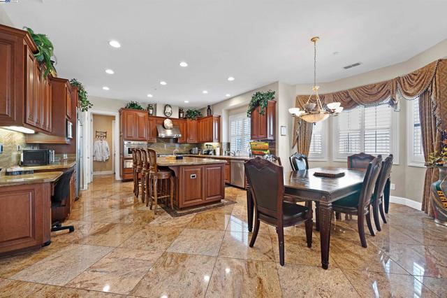 6013 Kingsmill Ter, Dublin CA: https://media.crmls.org/mediaz/638870cd-baf5-4f6c-9701-26d73d260e1f.jpg