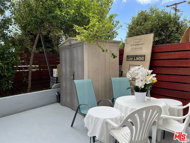 4575 Inglewood Boulevard, Culver City CA: https://media.crmls.org/mediaz/63892542-6e71-4a16-8bb0-18910dd8d341.jpg