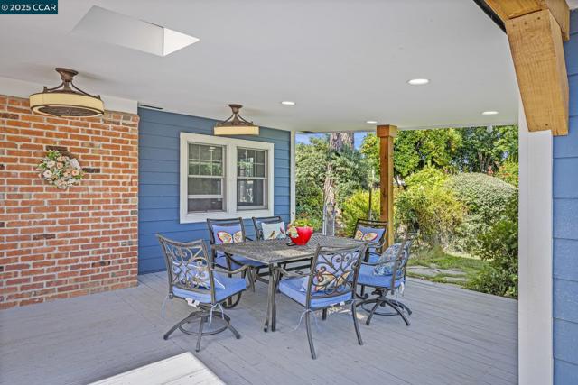 3505 Euclid Ave, Concord CA: https://media.crmls.org/mediaz/638944bf-38d5-4a9d-a6ae-b1f45fcd153e.jpg