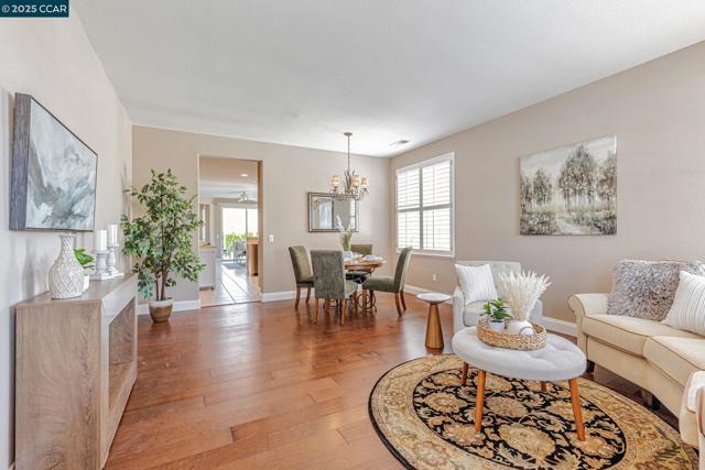 631 Baldwin Drive, Brentwood CA: https://media.crmls.org/mediaz/6389c755-33b9-4d47-9293-2bccde291565.jpg