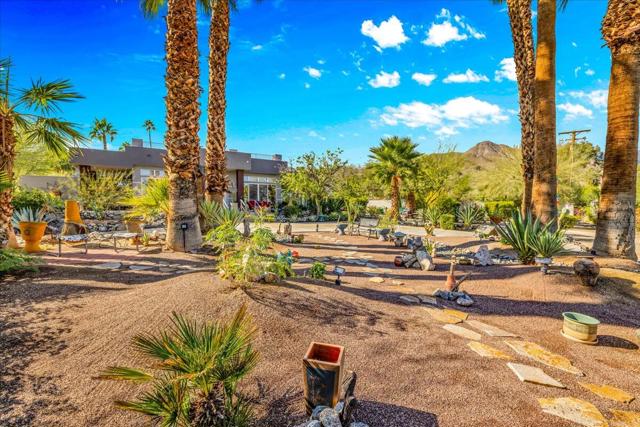 39061 Bel Air Drive, Cathedral City CA: https://media.crmls.org/mediaz/638aa928-fb8c-4c54-b42d-687b6df385a2.jpg