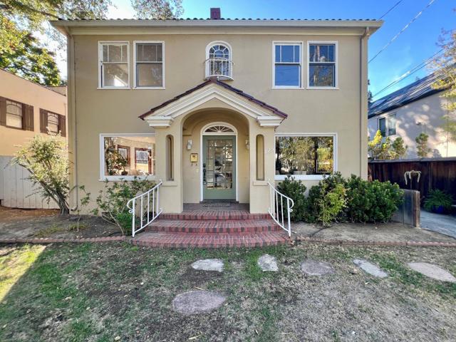125 Lowell Avenue, Palo Alto CA: https://media.crmls.org/mediaz/638ac5b8-3d7b-4485-9936-423dfcbeadc2.jpg